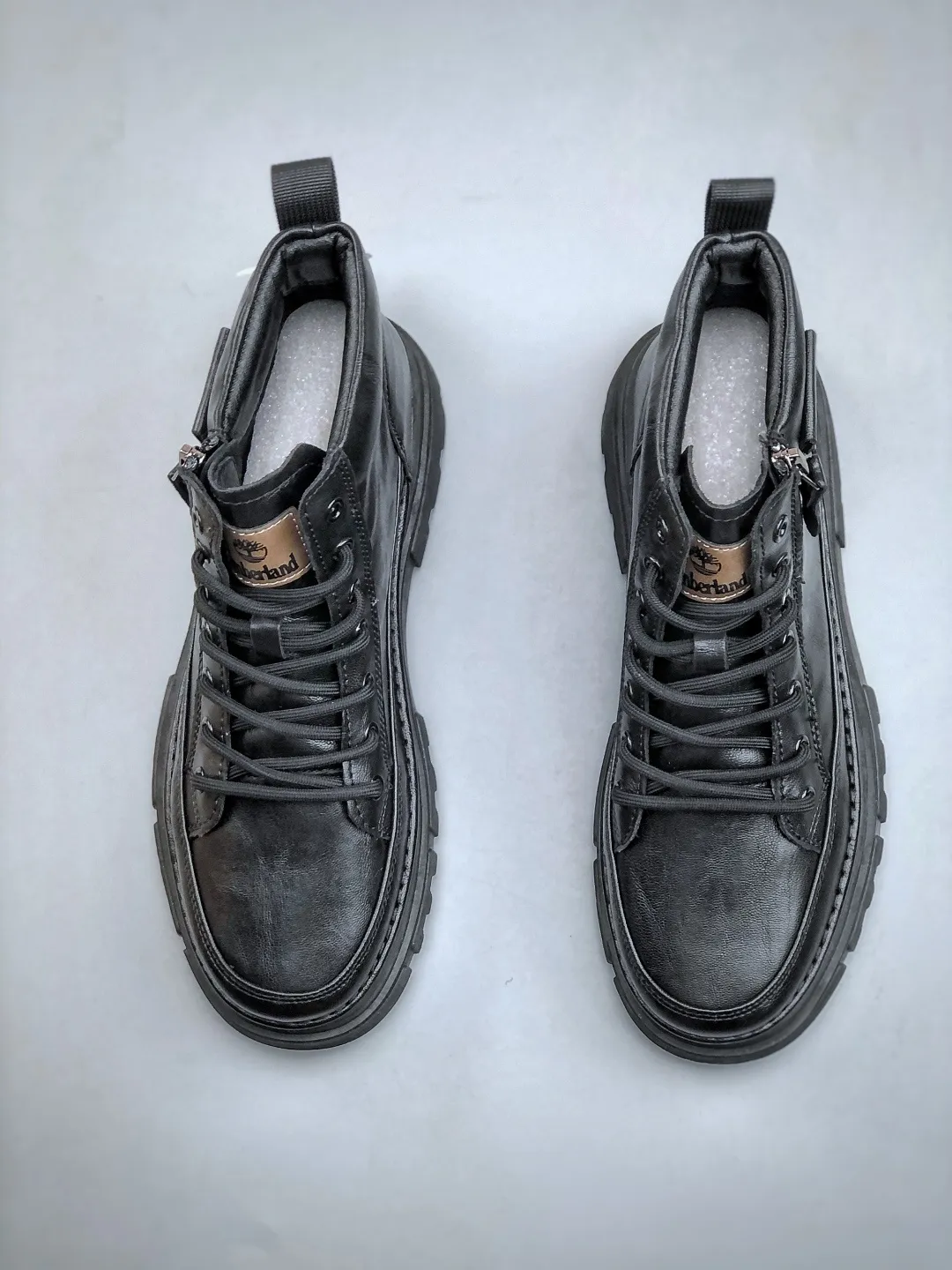 Local self-pickup💰520 Support store/Timberland Timberland classic 25ss new high-top, classic re-creation, new upgrade, Guangdong factory quality, original box and original packaging. The fabric is made of Italian top frosted cowhide, with anti-odor and anti-corrosion genuine leather latex insoles, giving you a perfect wearing experience. High-quality, durable and a must-have for sportsmen. Specially designed to treat handsome men. High-quality, first-class foot feel. Exclusive supply. Official item number: TB23066 Size: 39-44